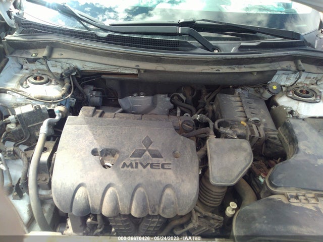 JA4AZ3A37HZ035379 Mitsubishi Outlander Se