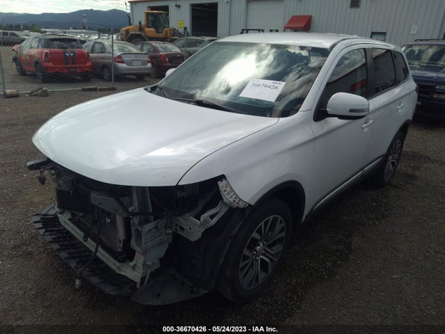 JA4AZ3A37HZ035379 Mitsubishi Outlander Se
