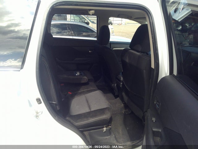 JA4AZ3A37HZ035379 Mitsubishi Outlander Se