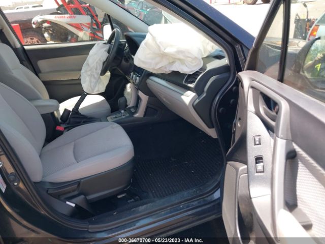 JF2SJAGC0JH557331 Subaru Forester Premium