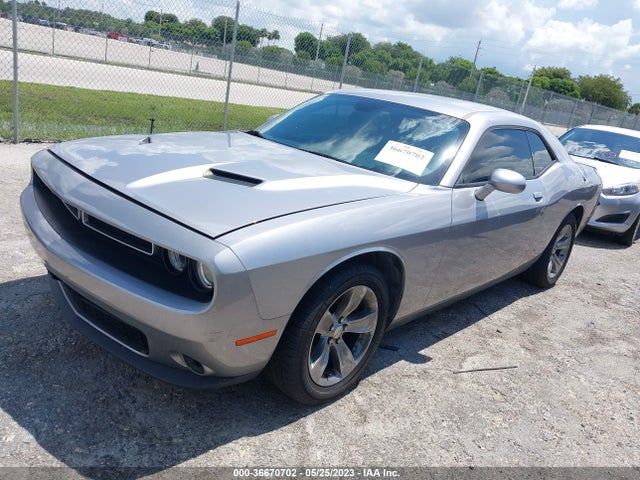 Dodge Challenger Sxt 2018 2C3CDZAG1JH242332 Image 2