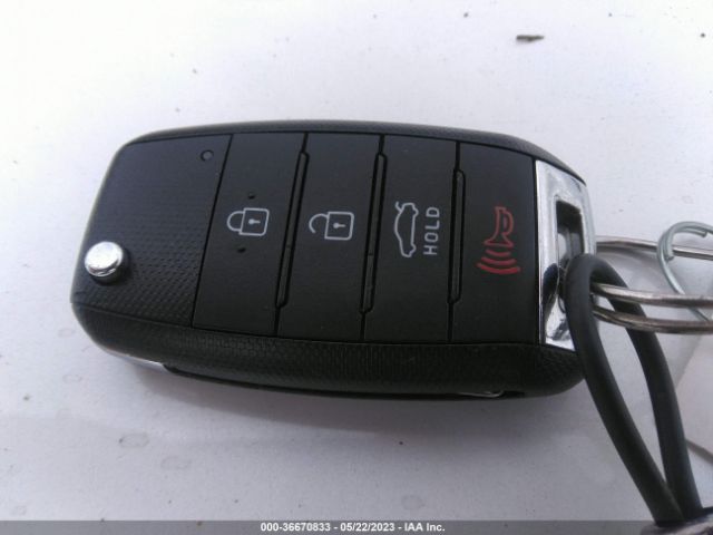 KNAGM4A75F5656872 KIA Optima Lx