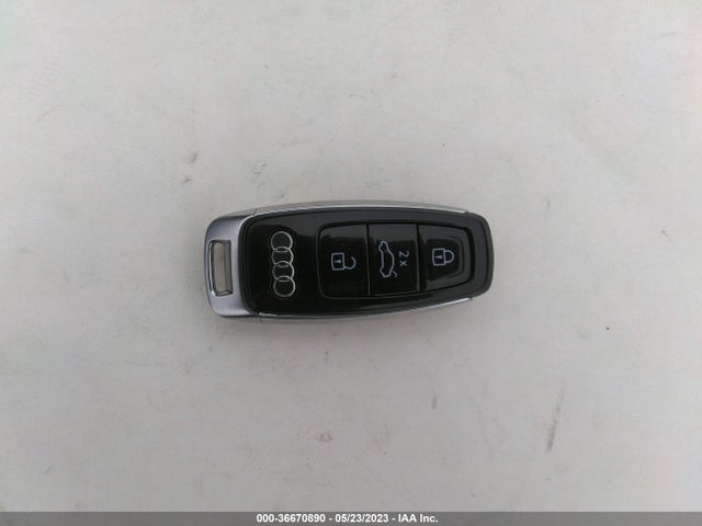 2021 Audi e-tron, VIN: WA1LAAGE5MB017947