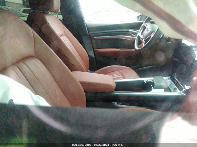 2021 Audi e-tron, VIN: WA1LAAGE5MB017947