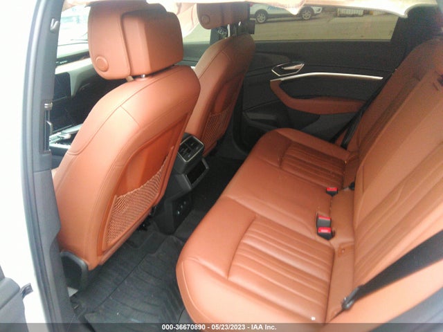 2021 Audi e-tron, VIN: WA1LAAGE5MB017947