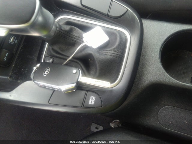 KIA Soul X-line 2020 KNDJ23AU0L7045176 Image 3