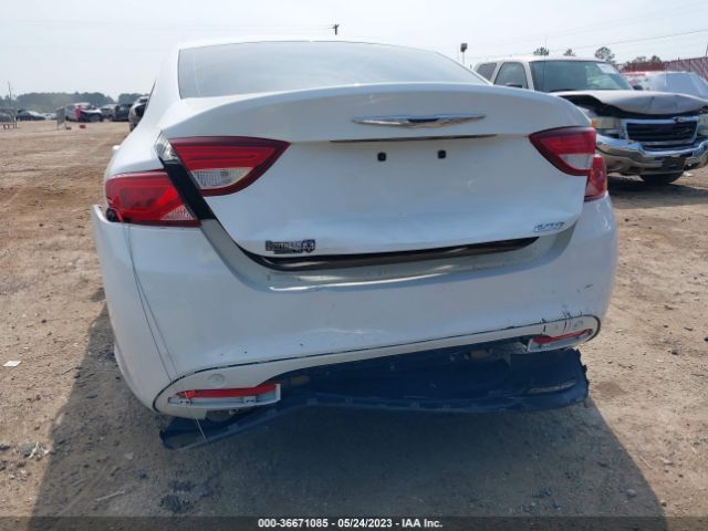 1C3CCCFB6FN560989 Chrysler 200 LX