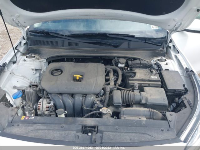 3KPF24AD8ME327563 KIA Forte Lxs