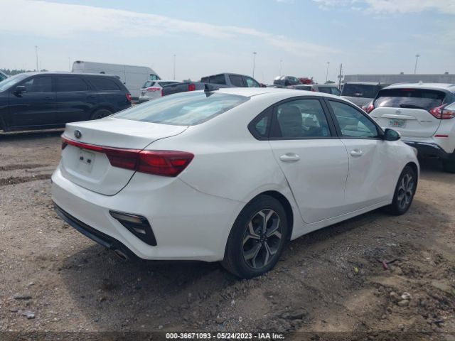 3KPF24AD8ME327563 KIA Forte Lxs