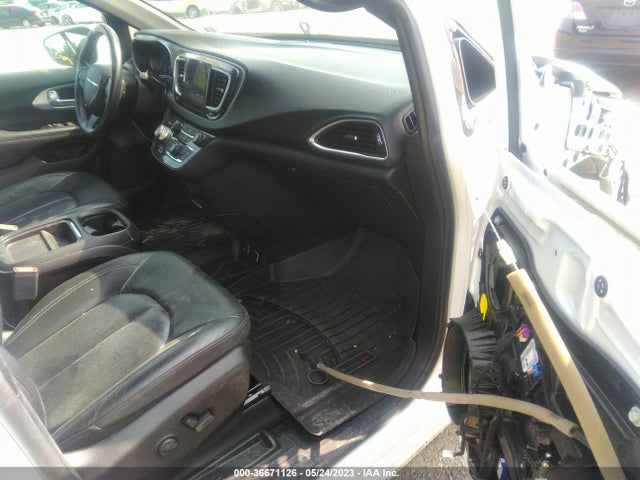 2C4RC1BGXKR609877 Chrysler Pacifica Touring L