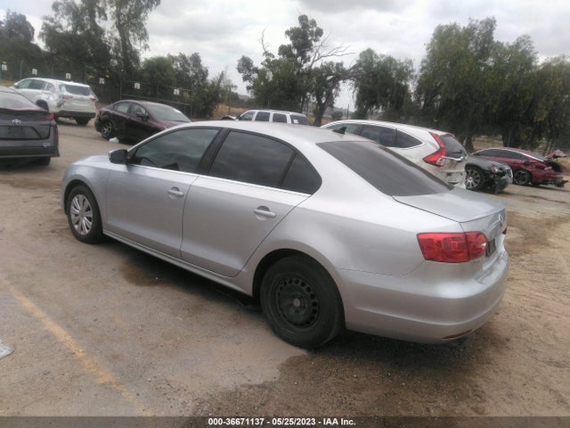 3VWD17AJ3EM370780 Volkswagen Jetta Sedan Se