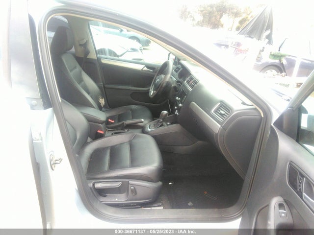 3VWD17AJ3EM370780 Volkswagen Jetta Sedan Se