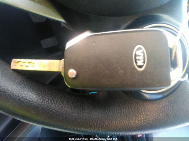 KNDJ23AU1L7054226 KIA SOUL S