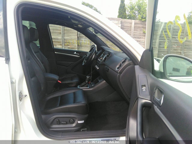 WVGBV3AX7EW026554 Volkswagen Tiguan R-line