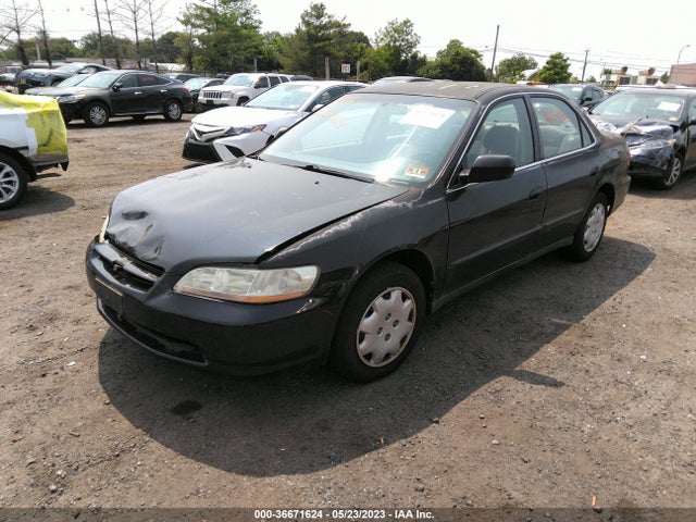 2000 HONDA ACCORD SDN LX VIN: 1HGCG6650YA069311