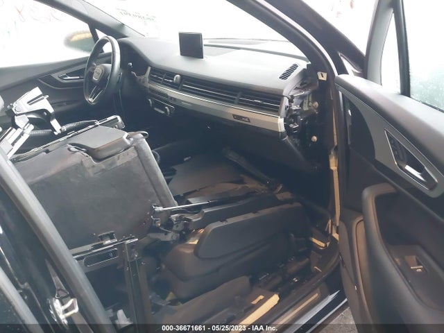 WA1LHAF74HD048387 Audi Q7 Premium Plus