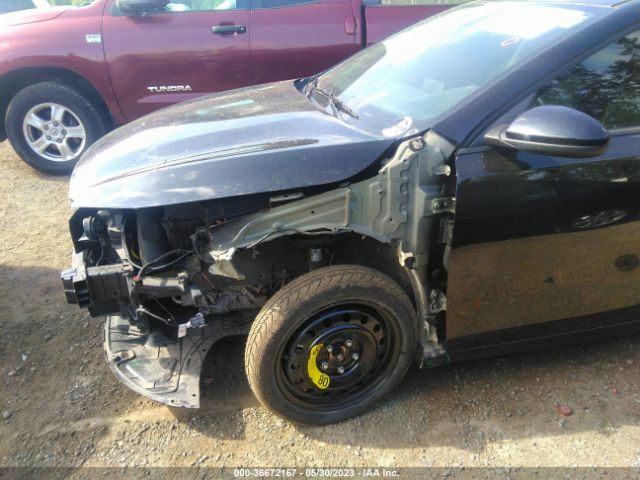 3KPF24AD7KE070814 KIA Forte Lxs