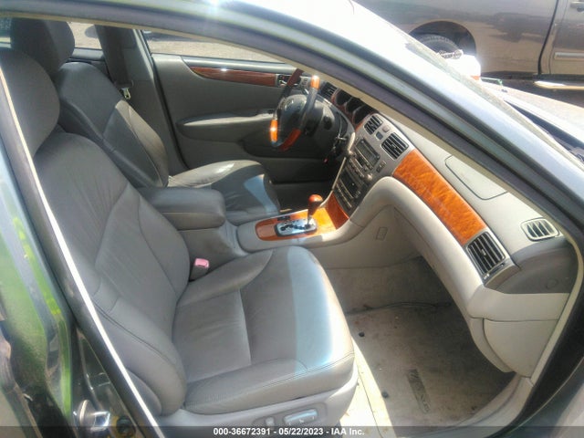 2005 LEXUS ES 330 VIN: JTHBA30G855105981