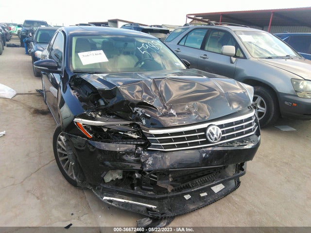 1VWBT7A30HC035985 Volkswagen Passat 1.8t Se