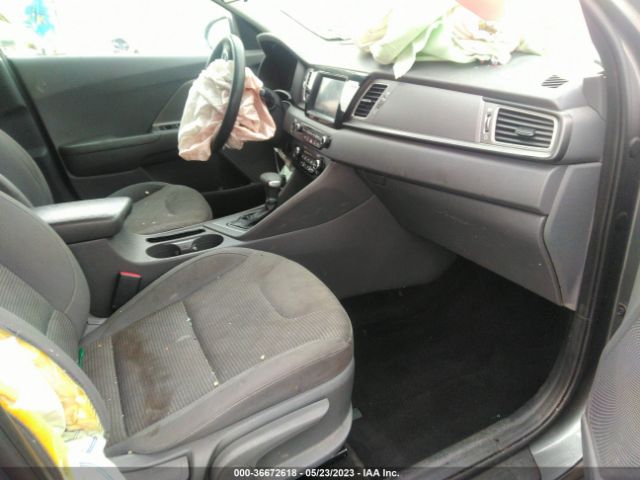 KNDCB3LC6H5058871 KIA NIRO LX