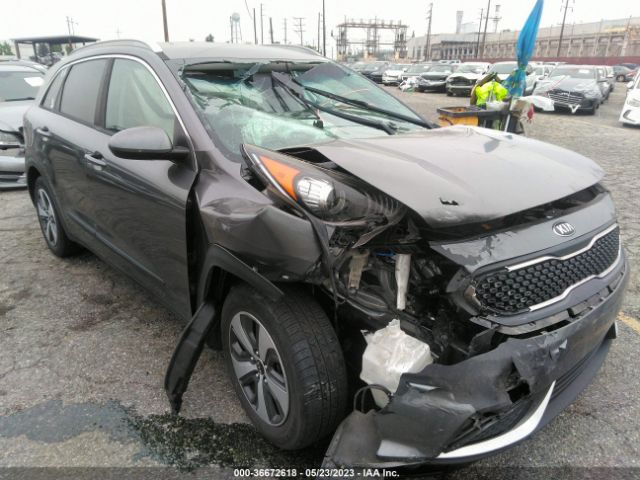 KNDCB3LC6H5058871 KIA NIRO LX