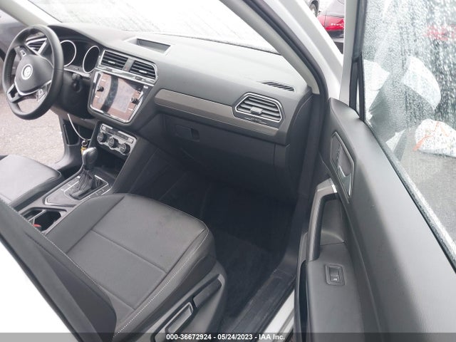 3VV3B7AX1MM070669 Volkswagen Tiguan Se/se R-line Black/sel