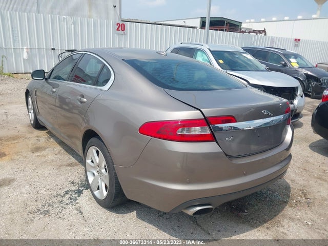2011 JAGUAR XF PREMIUM/PORTFOLIO VIN: SAJWA0GB8BLS14056