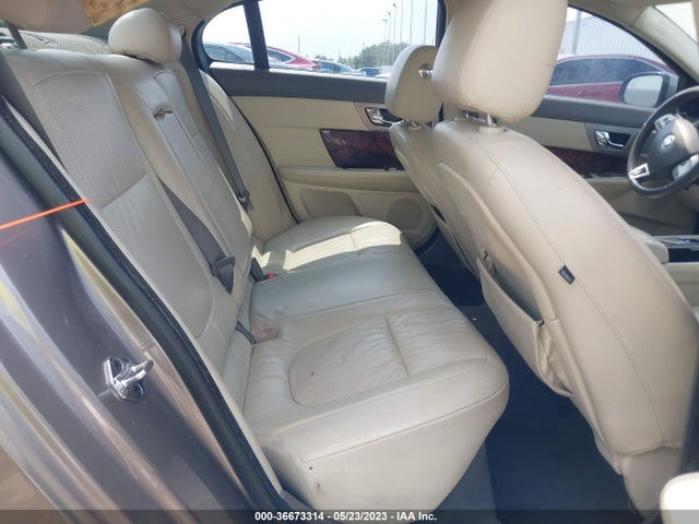 2011 JAGUAR XF PREMIUM/PORTFOLIO VIN: SAJWA0GB8BLS14056