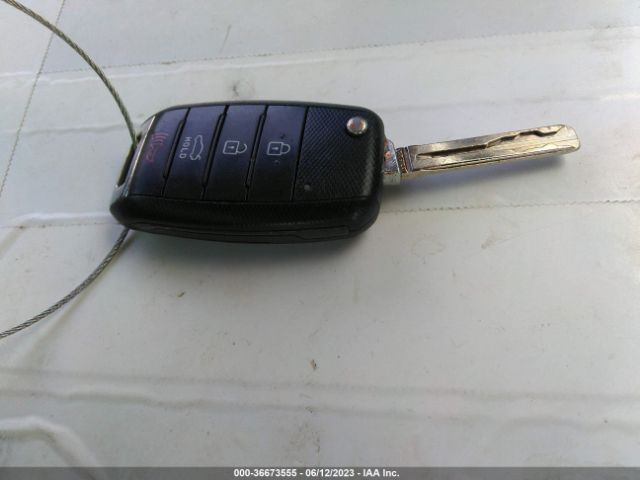 KNAGM4A71F5536700 KIA Optima Lx