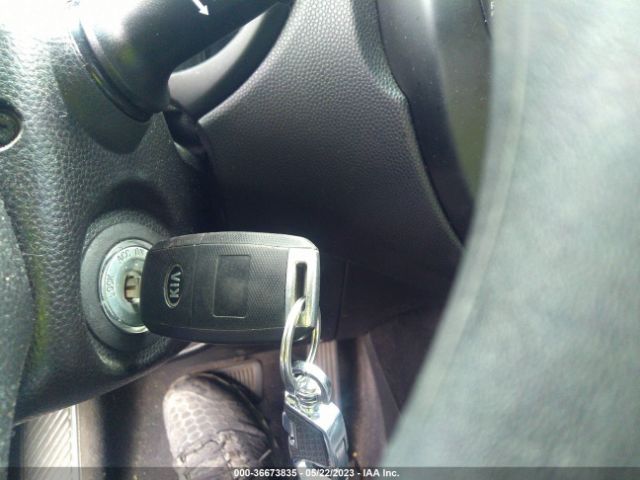 KNDJN2A28E7037653 KIA Soul Base