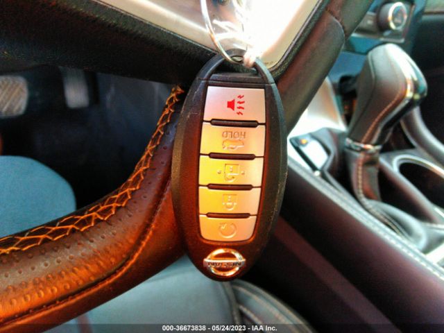 1N4AA6AP6HC395155 Nissan Maxima Platinum