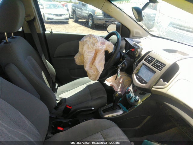 Chevrolet SONIC LT 2015 1G1JC5SH6F4108936 Image 5