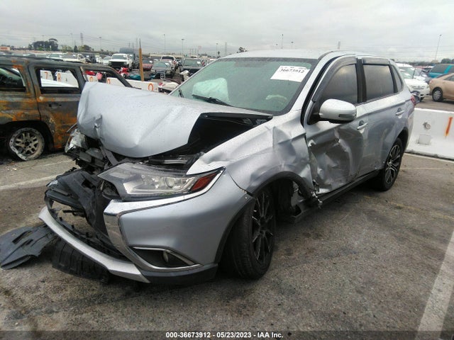JA4AD3A33HZ007884 Mitsubishi Outlander Se