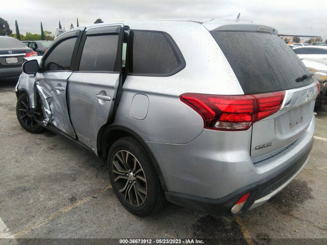 JA4AD3A33HZ007884 Mitsubishi Outlander Se