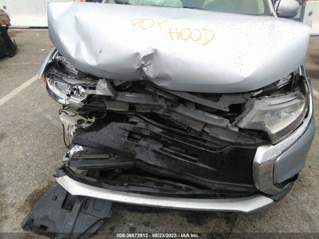JA4AD3A33HZ007884 Mitsubishi Outlander Se