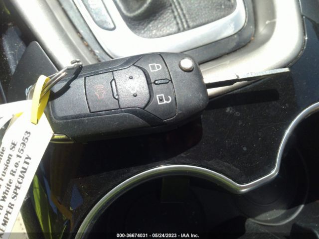 1FA6P0HD4F5130040 Ford FUSION SE