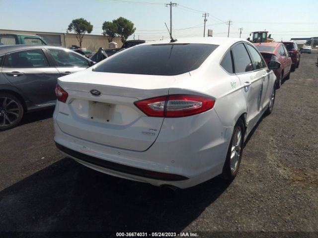 1FA6P0HD4F5130040 Ford FUSION SE