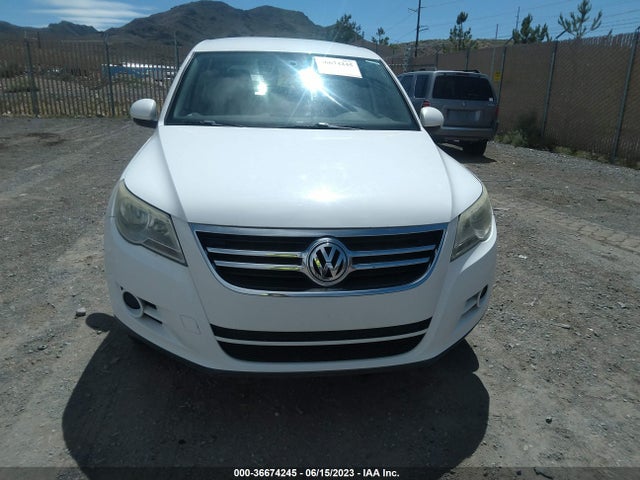 2011 VOLKSWAGEN TIGUAN S 4MOTION VIN: WVGBV7AX2BW501773