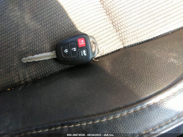 Toyota Corolla L/le/s/s Plus/le Plus 2015 2T1BURHE0FC480427 Image 3