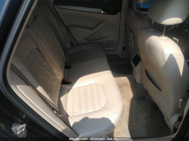 1VWBS7A31FC031668 Volkswagen Passat 1.8t Se W/sunroof & Nav