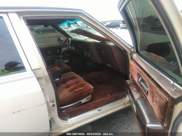 1983 OLDSMOBILE 98 REGENCY VIN: 1G3AX69Y6DM934450