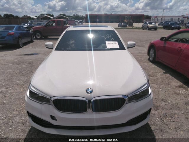 WBAJA9C58JG622932 BMW 5 Series 530e Iperformance