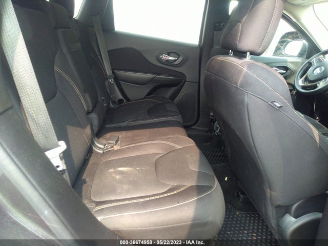 1C4PJLCB5FW771375 Jeep Cherokee Latitude