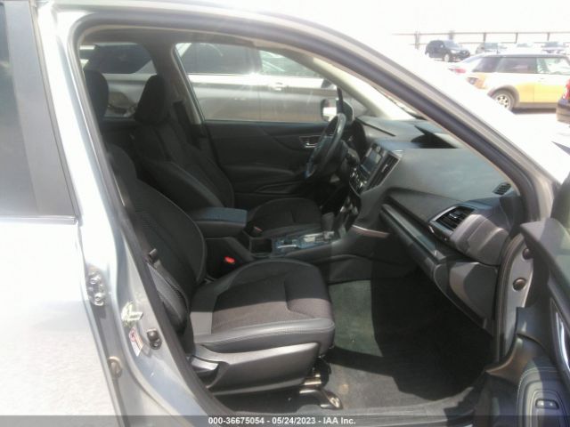 JF2SKAEC9KH496871 Subaru Forester Premium