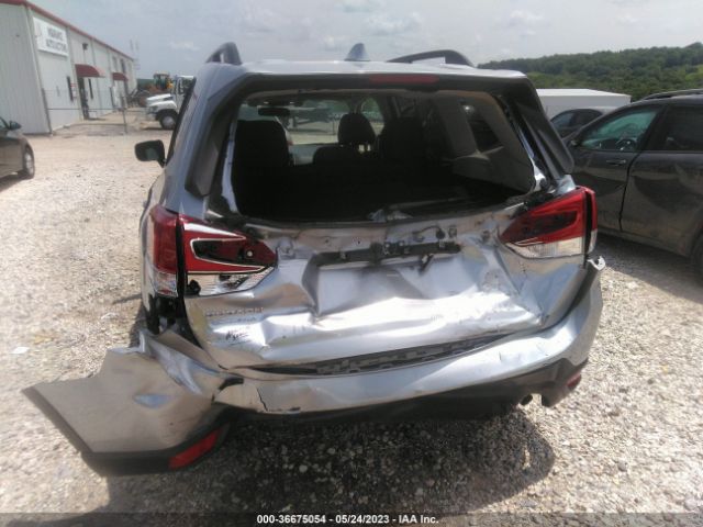 JF2SKAEC9KH496871 Subaru Forester Premium