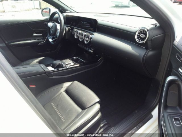 WDD3G4FB9KW021461 Mercedes-Benz A-class A 220