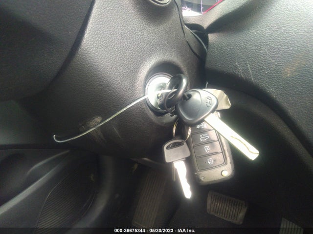 Hyundai ACCENT SE 2019 3KPC24A35KE059529 Image 3