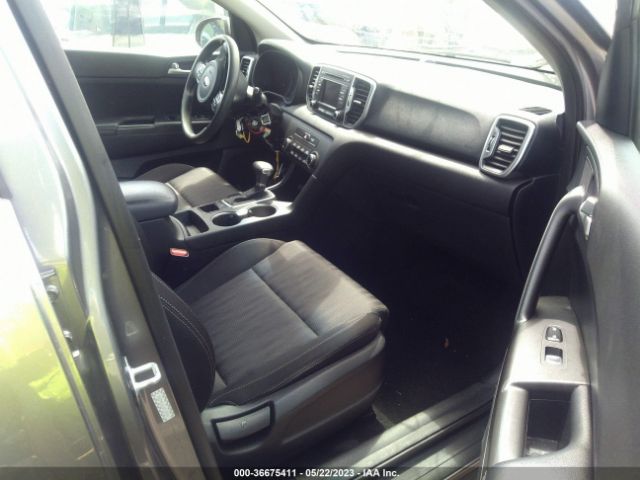KNDPMCAC6H7129957 KIA Sportage Lx