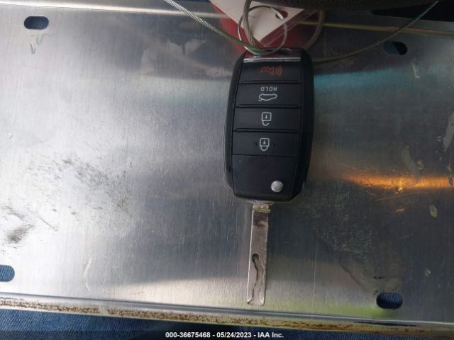 5XXGT4L34KG319163 KIA Optima Lx