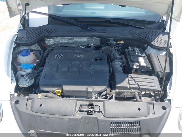 3VWJA7AT0FM631143 Volkswagen Beetle Coupe 2.0l Tdi W/sun/sound/nav